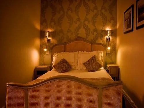 Herberg The Engine 3*